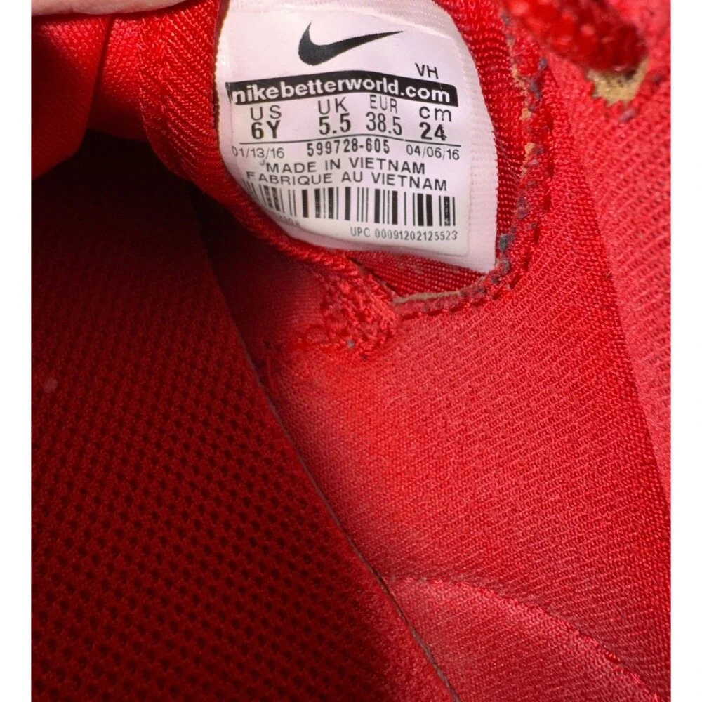 Nike Roshe One Red White Athletic Running Mesh‎ Sneakers 599728-605 Size 6y